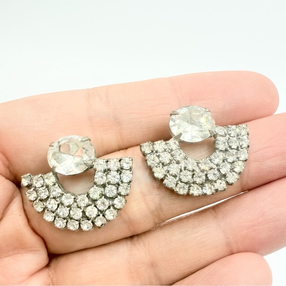 Elegant Silver Crystal Earrings - Picture 1 of 4